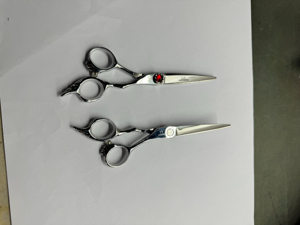 Hair Scissors offert  one pair of Scissars and one cape free